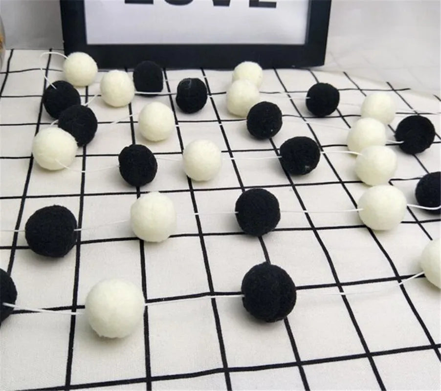 2m Felt Pom Pom Garland For Wall Decoration