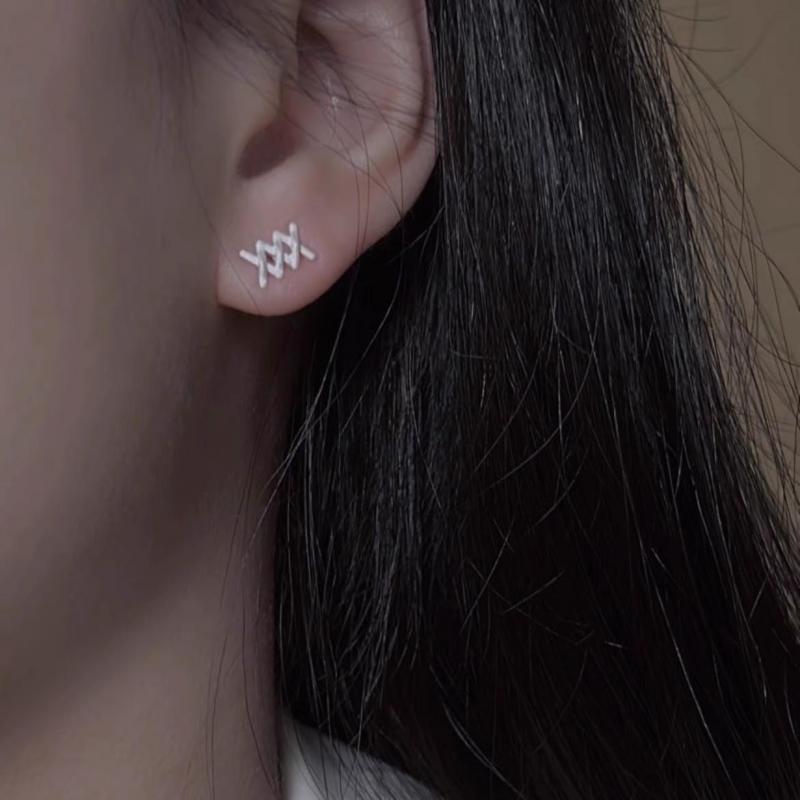 Lace Up Cute Harajuku Bow Effect Stud Earrings